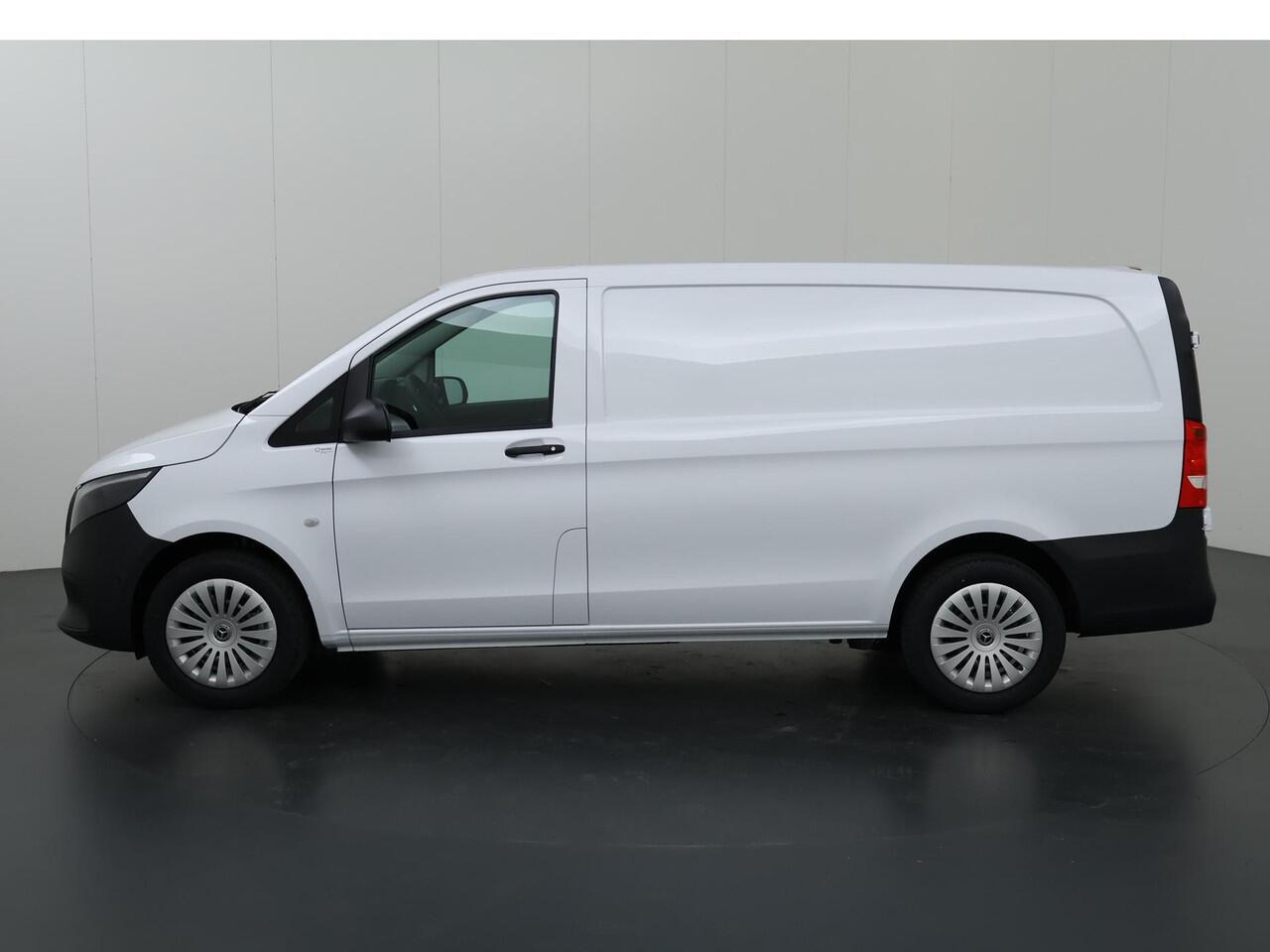 Mercedes-Benz VITO Bestelwagen 114 CDI L2 Pro | Achteruitrijcamera | Trekhaak 2500 kg | Climate Control | Lederen Stuurwiel | Dodehoekassistent |