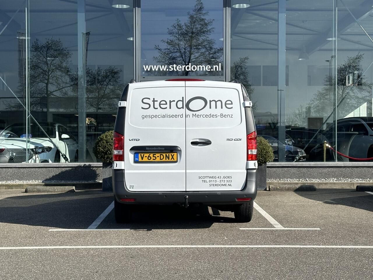 Mercedes-Benz VITO 110 CDI Lang l Zitcomfort pakket | MBUX l Apple Carplay en Android auto l Tweezitsbank voor | Trekhaak | BlueEFFICIENCY pakket | l NL auto l BPM vrij I Parkeerpakket | Regensensor l Dakrails l Sidebars l