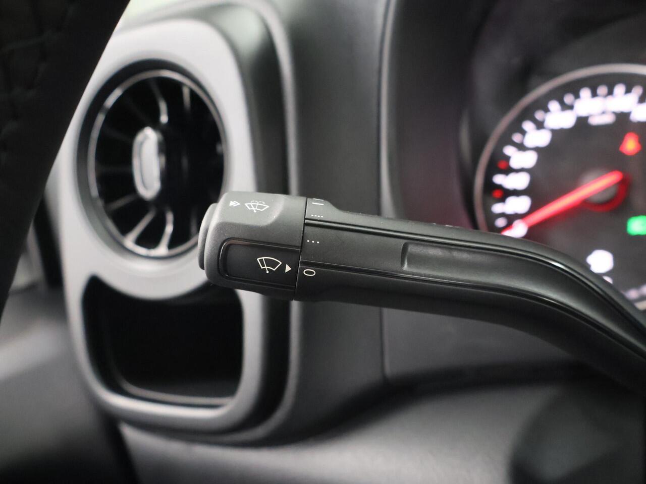 Mercedes-Benz VITO Bestelwagen 114 CDI L2 PRO | Achterdeuren | Trekhaak 2500 KG | Achteruitrijcamera | Dodehoekassistent |