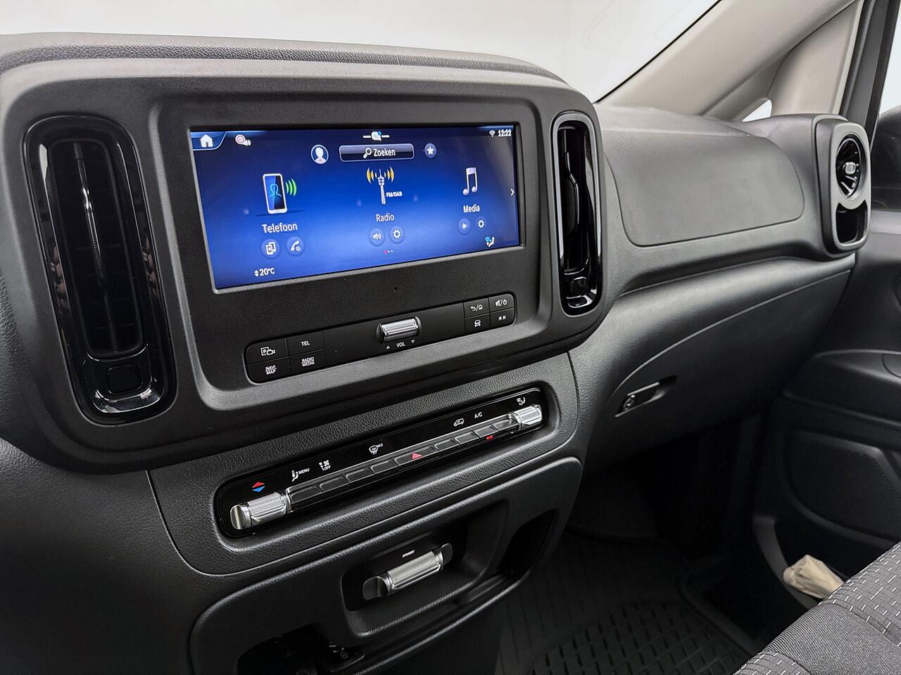 Mercedes-Benz VITO 116 CDI L2 Pro Multibeam Led Parkeerpakket Trekhaak 2.5t Alpingrijs Cruise control MBUX