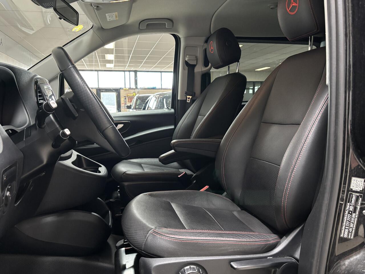 Mercedes-Benz VITO 114 CDI Lang DC (Snoeks Comfort)/ Lease Edition / AMG-Line/ Trekhaak/ Dubbele Schuifdeur/ Automaat/ Leder/ LED Koplampen/ Apple + Android/ DAB+/ Camera/ 19'' LMV/ Stoelverw./ Navi/ Clima/ Cruise/ PDC V+A/ Extra getint glas. Fiscale waarde ¤ 56105,-
