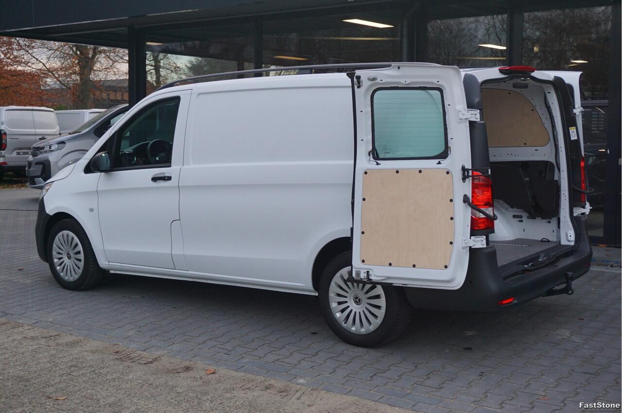 Mercedes-Benz VITO 116 CDI Lang AUT BPM VRIJ!! 10.25" MBUX, Distronic, 360° Cam, Trekhaak, Adap. LED!! NR. G01*