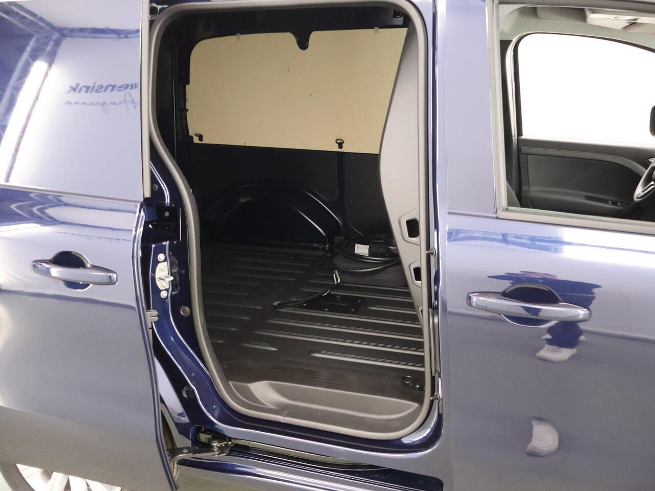 Mercedes-Benz eCitan L1 Pro 51 kWh | Stoelverwarming | Climate Control | Navigatie | LED Koplampen | Airco | Bluetooth | Cruise control