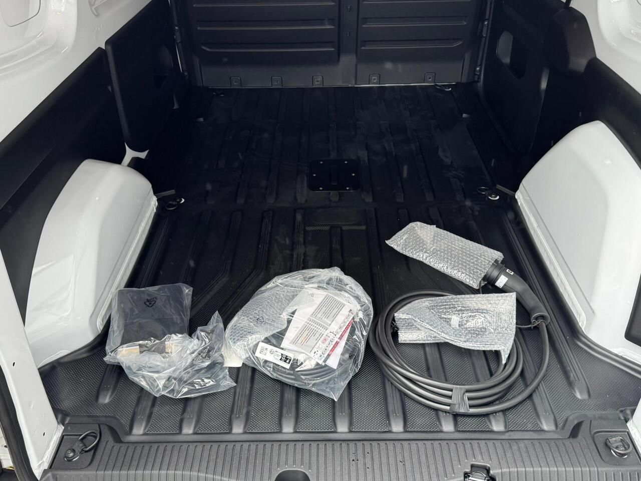 Mercedes-Benz eCitan L2 45 kWh | CAMERA | ACHTERDEUREN MET RAMEN | ¤ 8.937,- NETTO VOORRAADKORTING |