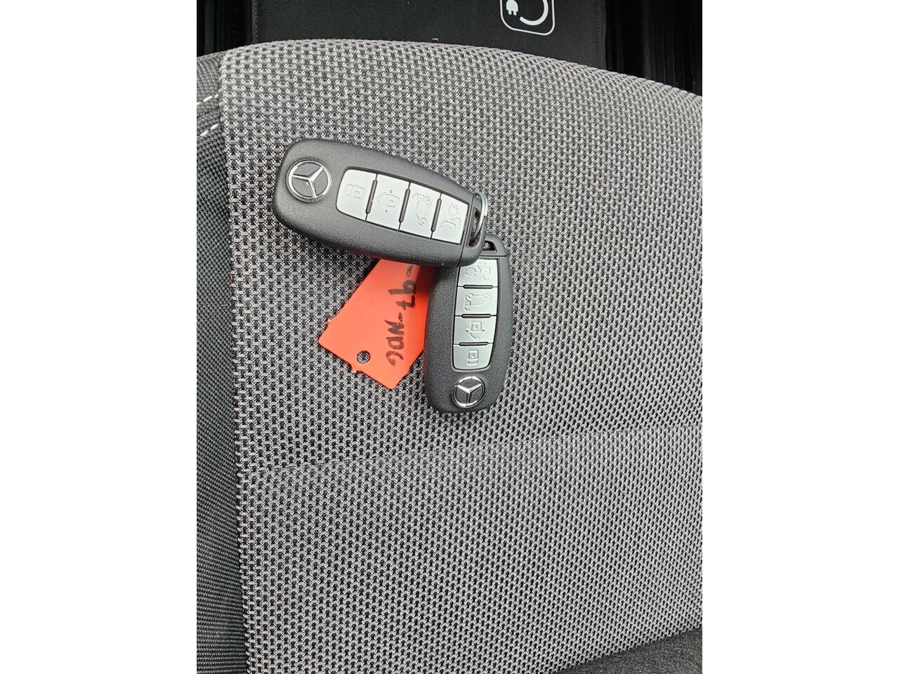 Mercedes-Benz eCitan L2 Pro 51 kWh * Navi * Camera * Trekhaak * Cruise Control * Stoelverwarming *