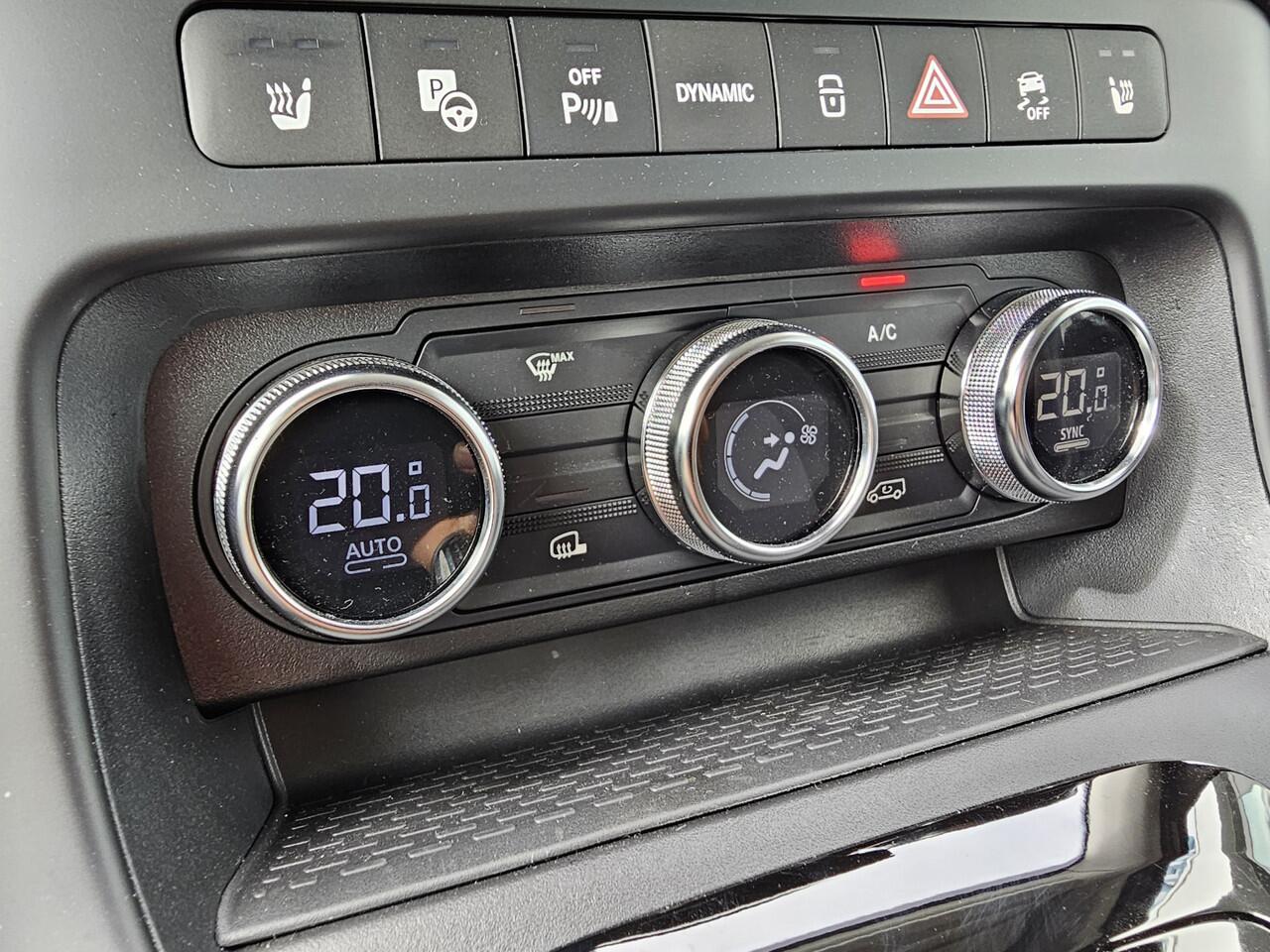 Mercedes-Benz eCitan L2 Pro 51 kWh * Navi * Camera * Trekhaak * Cruise Control * Stoelverwarming *