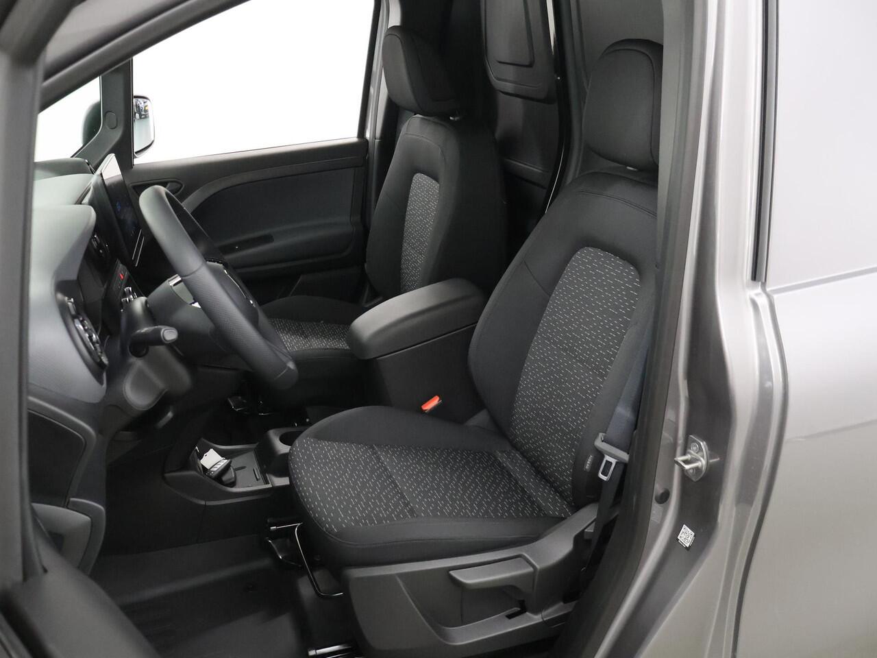 Mercedes-Benz eCitan 112 Base L2 51 kWh | Achteruitrijcamera | DC laden 75 kW | Climate Control | Multifunctioneel stuurwiel | Cruise control |