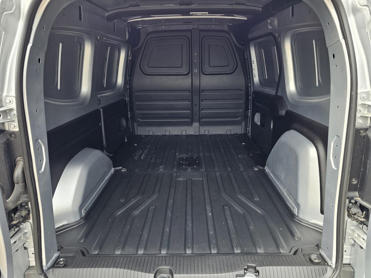 Mercedes-Benz eCitan L2 Pro 51 kWh * Navi * Camera * Trekhaak * Cruise Control * Stoelverwarming *