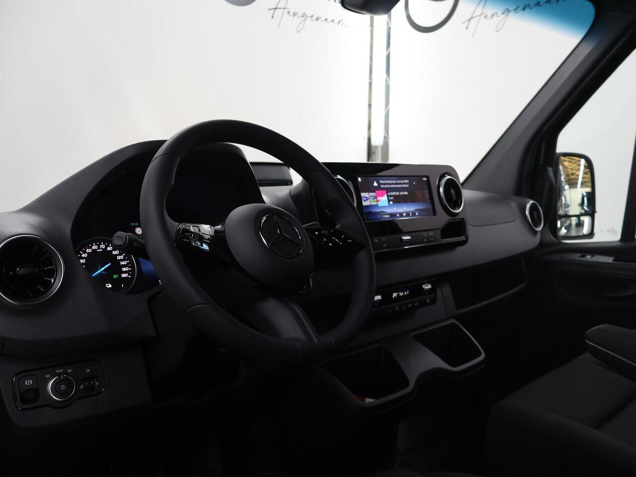 Mercedes-Benz eSprinter 314 L2 H2 RWD PRO 81kWh | Comfortbestuurdersstoel | Trekhaak | Smartphone integratie pakket | 115 kW Snelladen | Achteruitrijcamera | Standkachel |