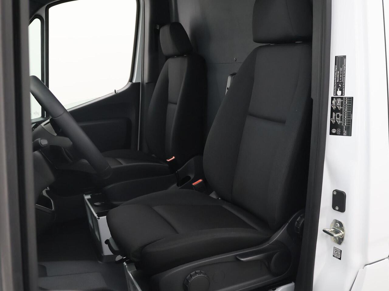 Mercedes-Benz eSprinter 414 L3 H2 Pro 81kWh | 4250 GVW | 270° Deuren | Comfortbestuurdersstoel | Smartphone integratie pakket | DC 115 kWh Snelladen |