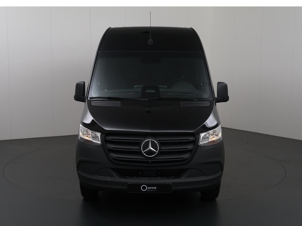 Mercedes-Benz eSprinter 414 GB L2 H2 PRO | 81 kWh | 4250 GVW | 2000 KG Trekhaak | Cruise-Controle | MBUX | Achteruitrijcamera | DC laden 115 kW | Smartphone integratie pakket |