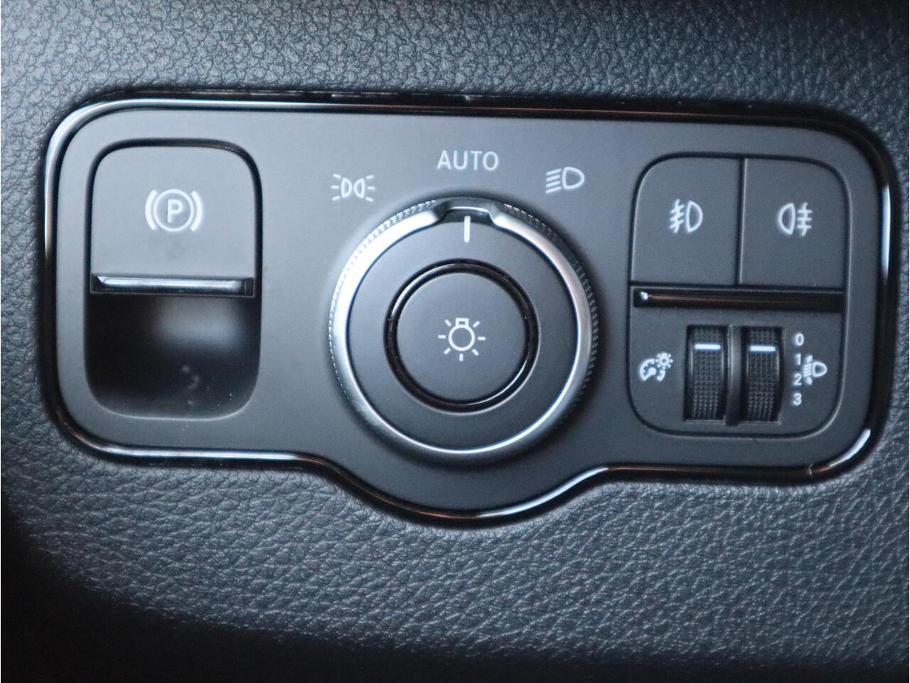 Mercedes-Benz eSprinter 320 L2 Pro 81kWh TREKHAAK - NAVI - CARPLAY/ANDROID AUTO - ALARM SCM 3