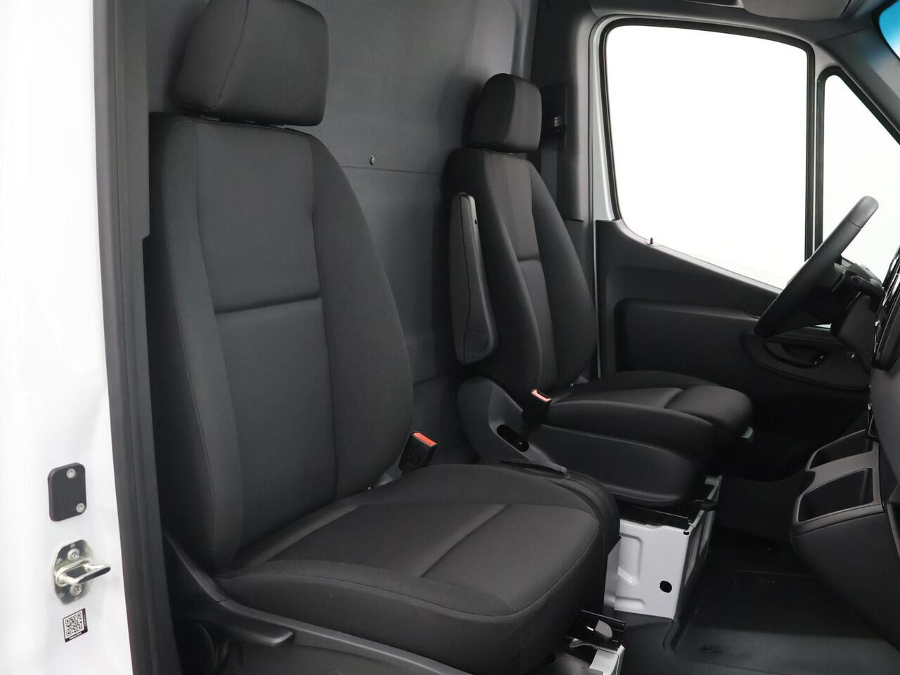 Mercedes-Benz eSprinter 414 L3 H2 Pro 81kWh | 4250 GVW | 270° Deuren | Comfortbestuurdersstoel | Smartphone integratie pakket | DC 115 kWh Snelladen |