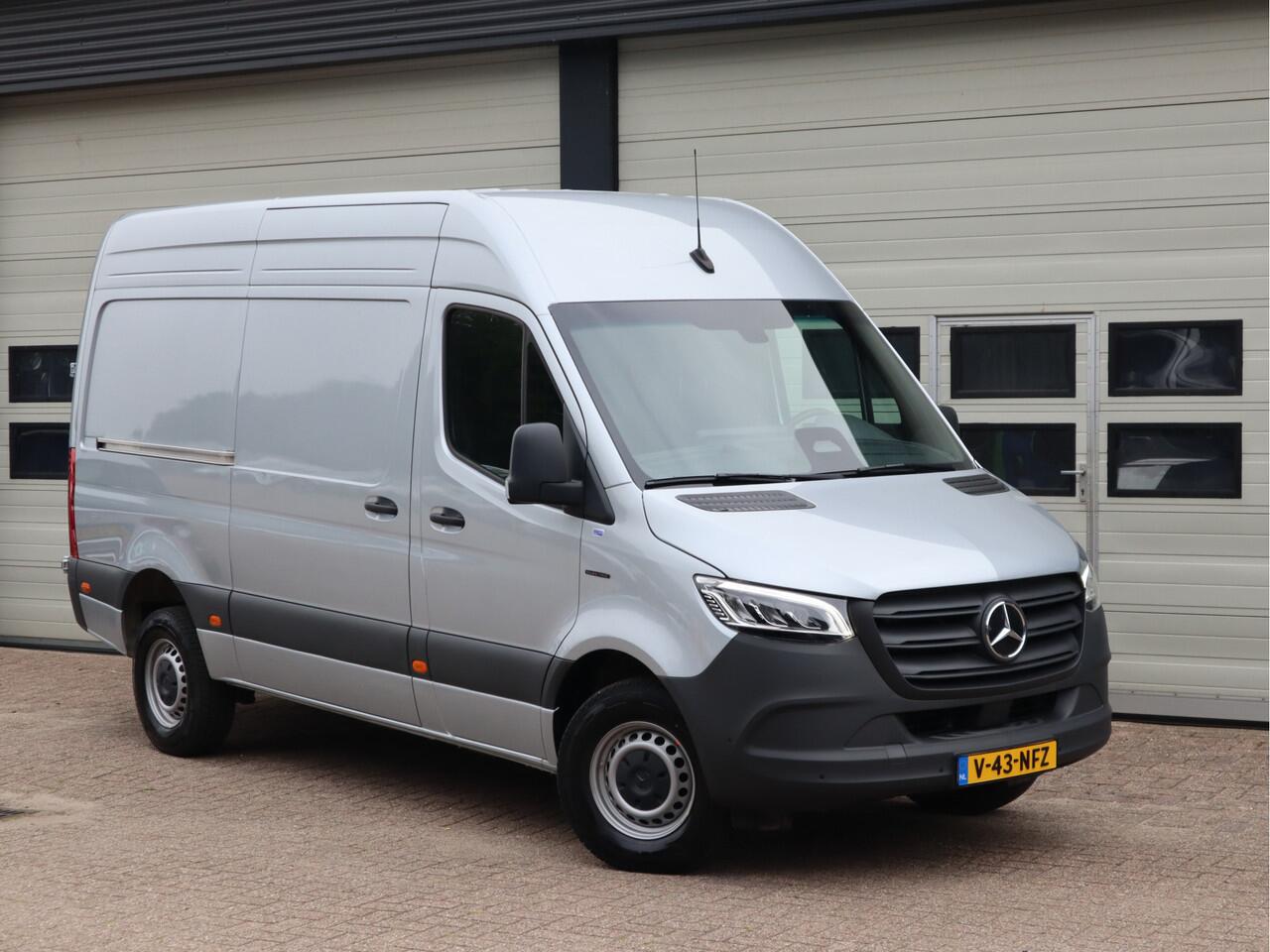 Mercedes-Benz eSprinter 314 RWD AC+DC Snelladen L2H2 New Model - 56 kWh - WLPT 181 km - LED