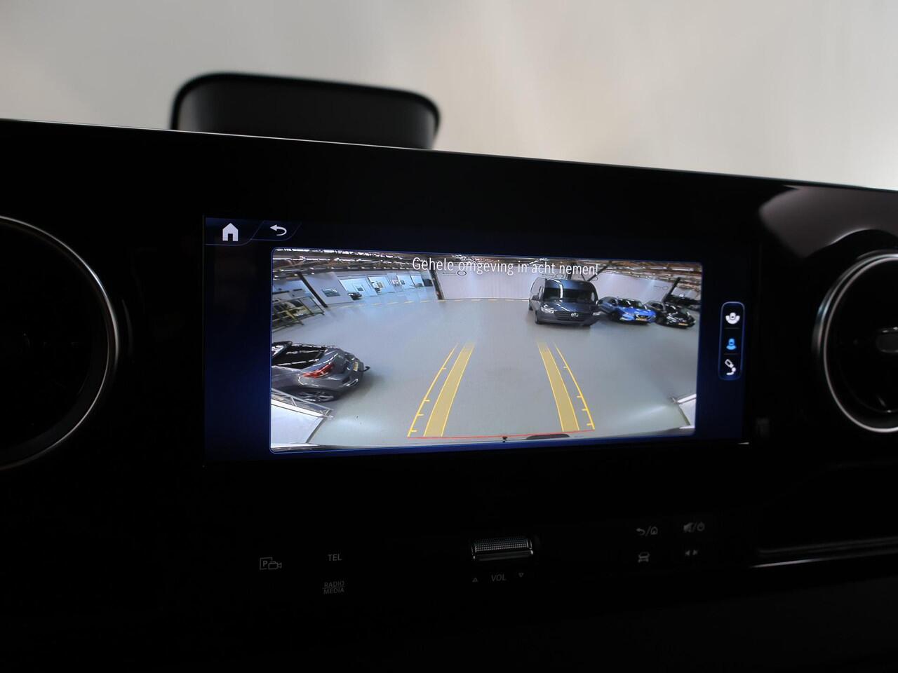 Mercedes-Benz eSprinter 314 L2 H2 RWD PRO 81kWh | | Trekhaak | Stoelverwarming | 3-zits | Climate Control | Achteruitrijcamera | Airco | Cruise Control |