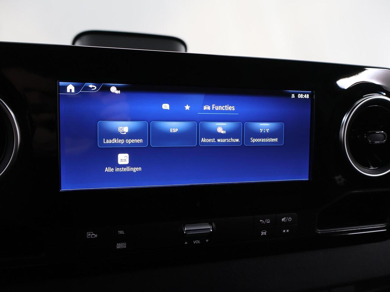 Mercedes-Benz eSprinter 414 GB L2 H2 PRO | 81 kWh | 4250 GVW | Trekhaak | Stoelverwarming | 3-zits | Climate Control | Achteruitrijcamera | Airco | Cruise Control |