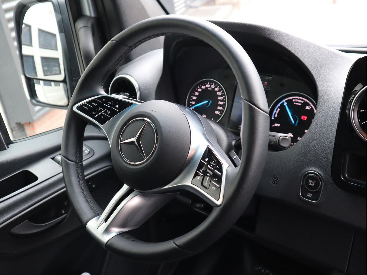 Mercedes-Benz eSprinter 314 RWD AC+DC Snelladen L2H2 New Model - 56 kWh - WLPT 181 km - LED