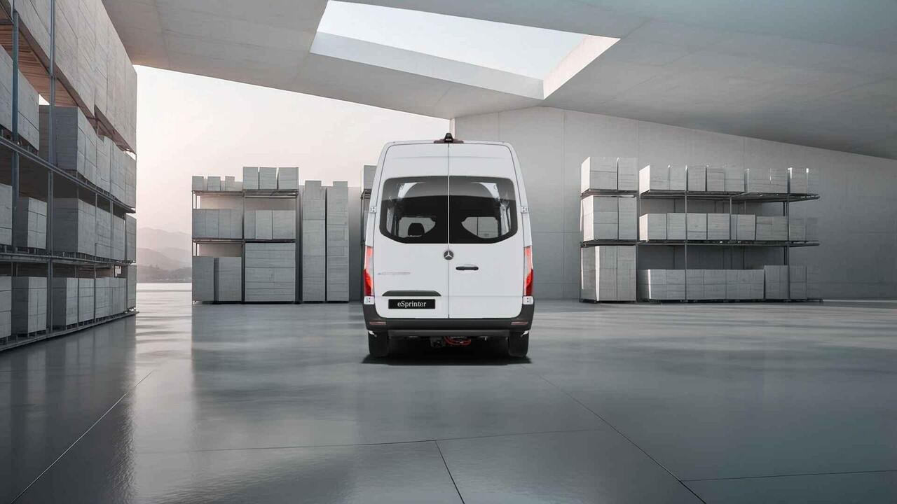 Mercedes-Benz eSprinter 314 L2 H2 RWD PRO 81kWh | Rolstoel ombouw | 115 kw Snelladen | Cruise-Controle | Achteruitrijcamera |