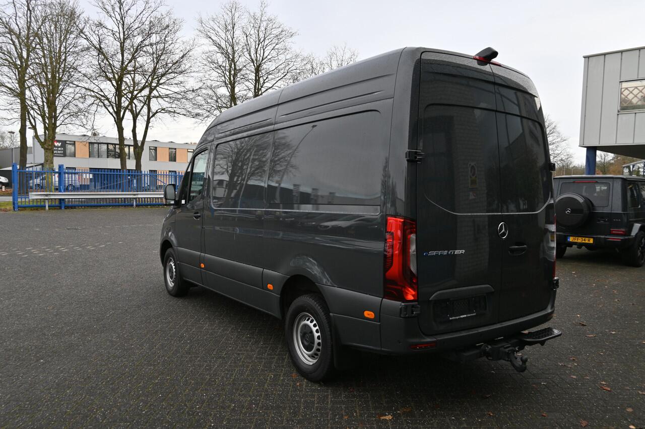 Mercedes-Benz eSprinter 320 L2H2 Select 81kWh Reikwijdte 257km volgens WLTP Snellader, Distronic, Trekhaak, Etc.