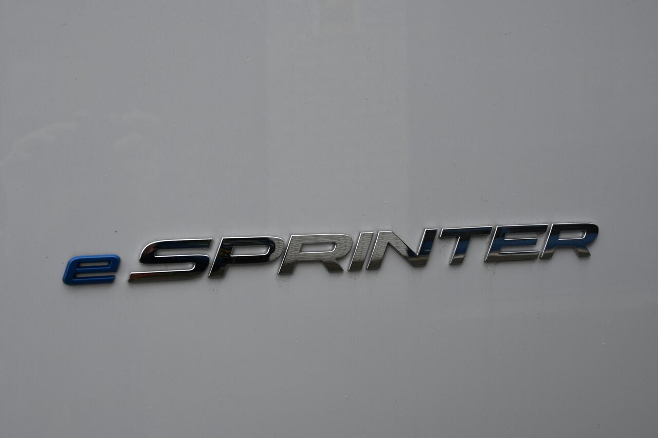 Mercedes-Benz eSprinter 314/414 L3H2 450 km Reikwijdte WLTP Pro 113kWh DC laden 115 kW, 270 graden achterdeuren, Etc.