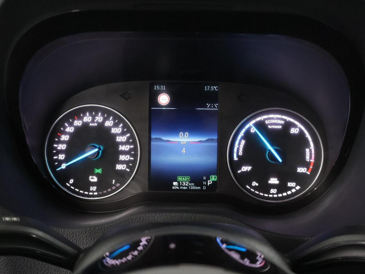 Mercedes-Benz eSprinter 314 L2 H2 PRO | 81 kWh | 100% elektrisch | 2000kg Trekhaak | 115Kw/u DC Snelladen | Smartphone integratie pakket | Carplay | Camera | Comfort bestuurdersstoel |