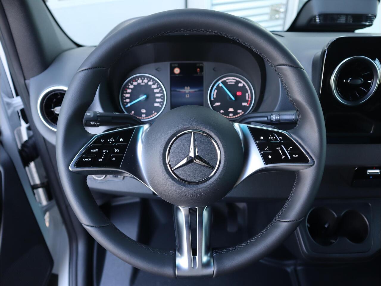 Mercedes-Benz eSprinter 320 L2 Pro 81kWh ALARM SCM3 NAVI TREKHAAK