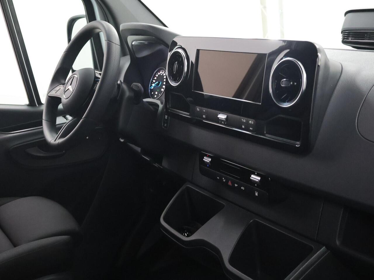 Mercedes-Benz eSprinter 414 L3 H2 Pro 81kWh | 4250 GVW | 270° Deuren | Comfortbestuurdersstoel | Smartphone integratie pakket | DC 115 kWh Snelladen |