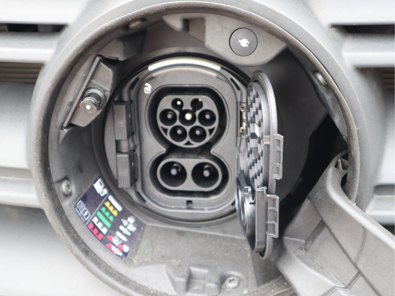 Mercedes-Benz eSprinter 314 RWD L2H2 WLPT 181 km - New Model - Snel laden - LED - Vol Opties