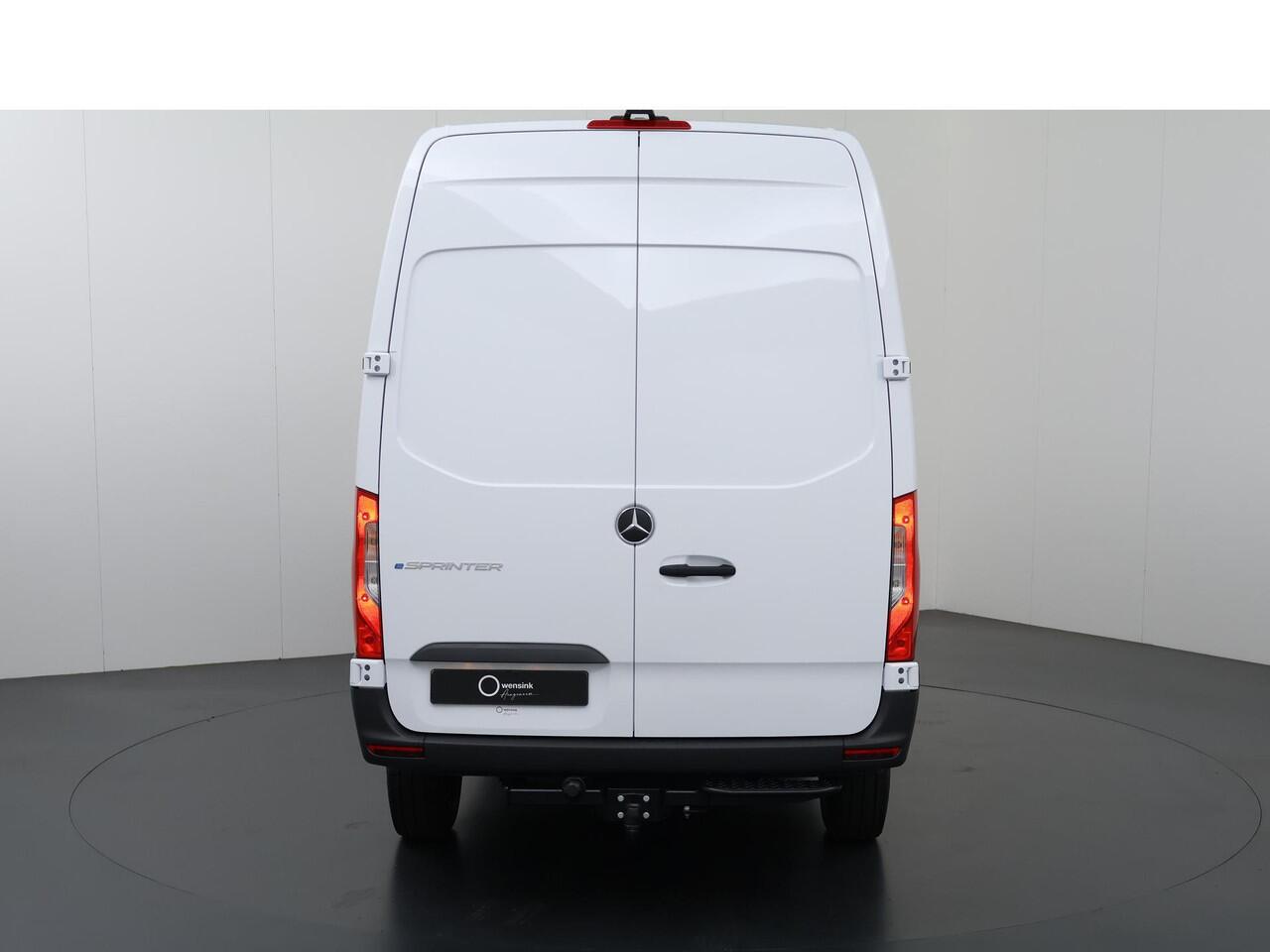 Mercedes-Benz eSprinter 314 L2 H2 PRO | 56 kWh | Comfort bestuurdersstoel | 100% elektrisch | 2000kg Trekhaak | 115Kw/u DC Snelladen | Smartphone integratie pakket | Carplay | Camera |
