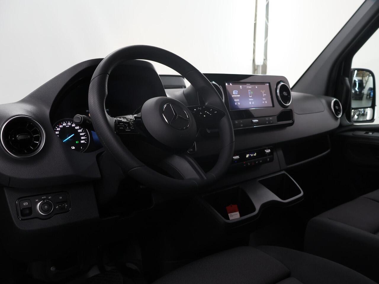 Mercedes-Benz eSprinter 314 L2 H2 RWD PRO 81kWh | Comfortbestuurdersstoel | Trekhaak | Smartphone integratie pakket | 115 kW Snelladen | Achteruitrijcamera |