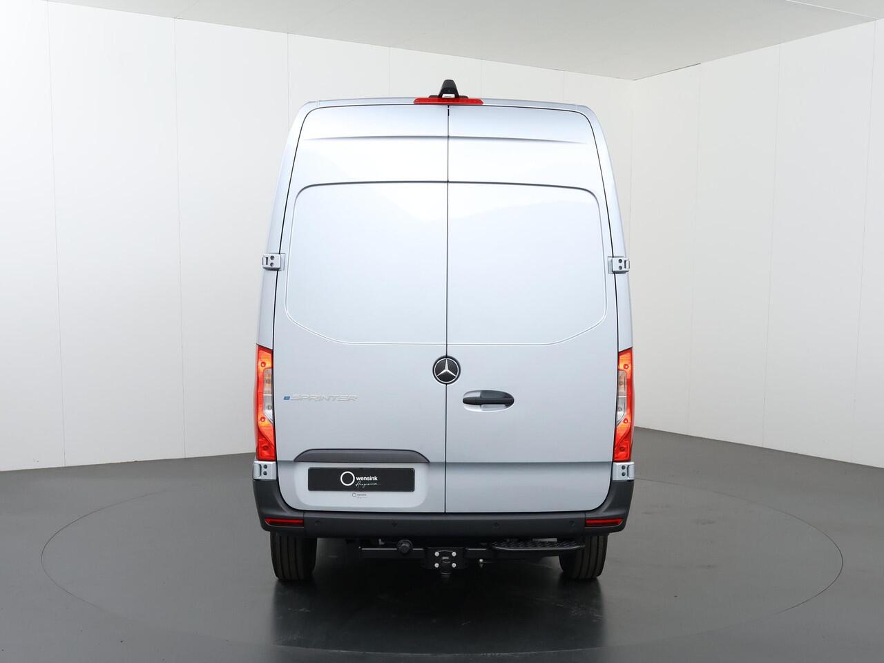 Mercedes-Benz eSprinter 314 GB L2 RWD PRO 100% elektrisch | 2000kg Trekhaak | 115Kw/u DC Snelladen | Smartphone integratie pakket | Carplay | Camera | Comfort bestuurdersstoel |