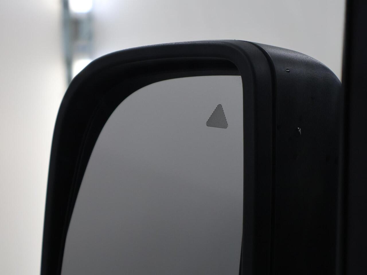 Mercedes-Benz eSprinter 314 L2 H2 PRO | 81 kWh | 100% elektrisch | 2000kg Trekhaak | 115Kw/u DC Snelladen | Smartphone integratie pakket | Carplay | Camera | Comfort bestuurdersstoel |