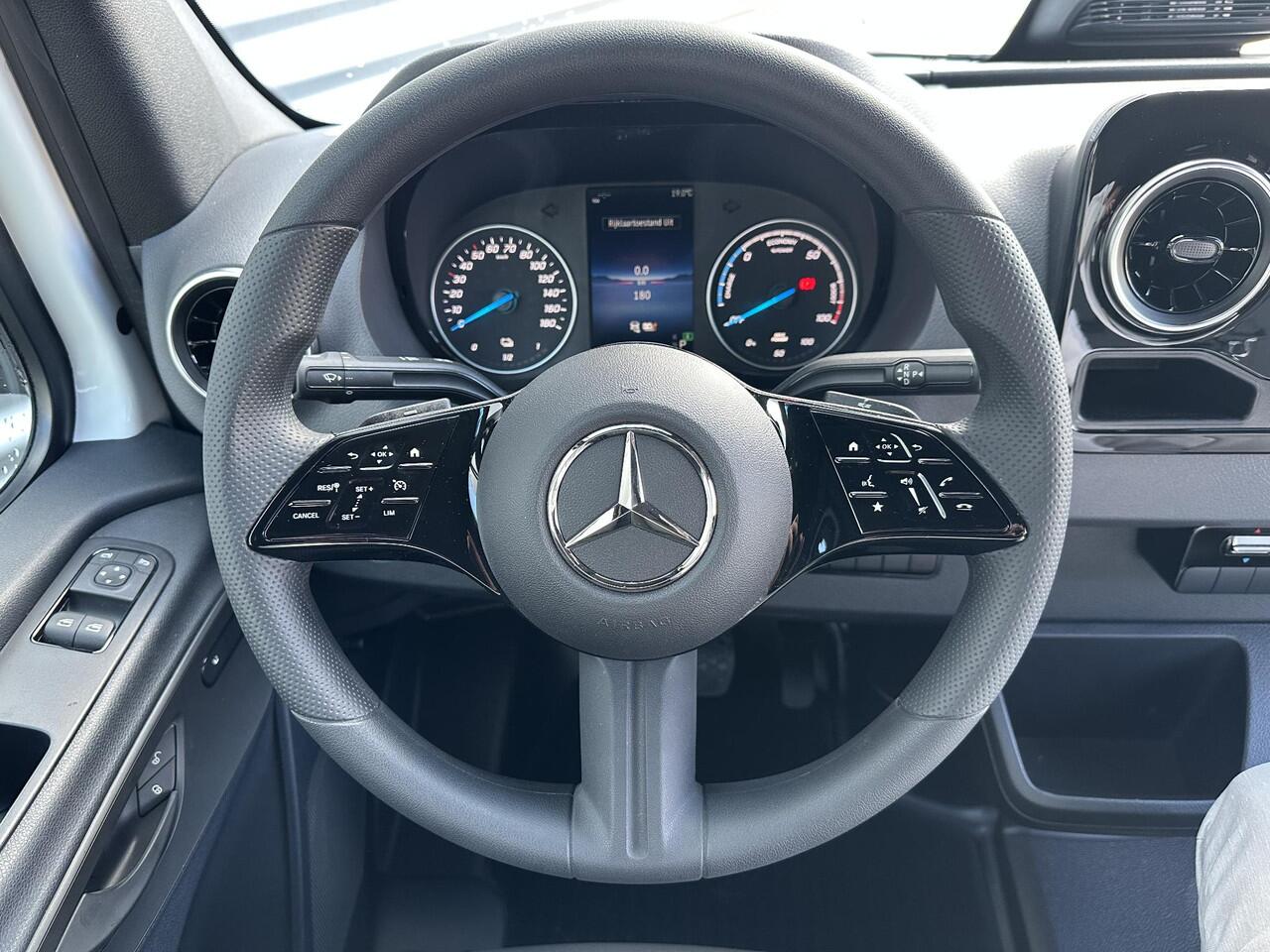 Mercedes-Benz eSprinter 81kWh Geisoleerde Bakwagen 4250kg GVW 212km Actieradius