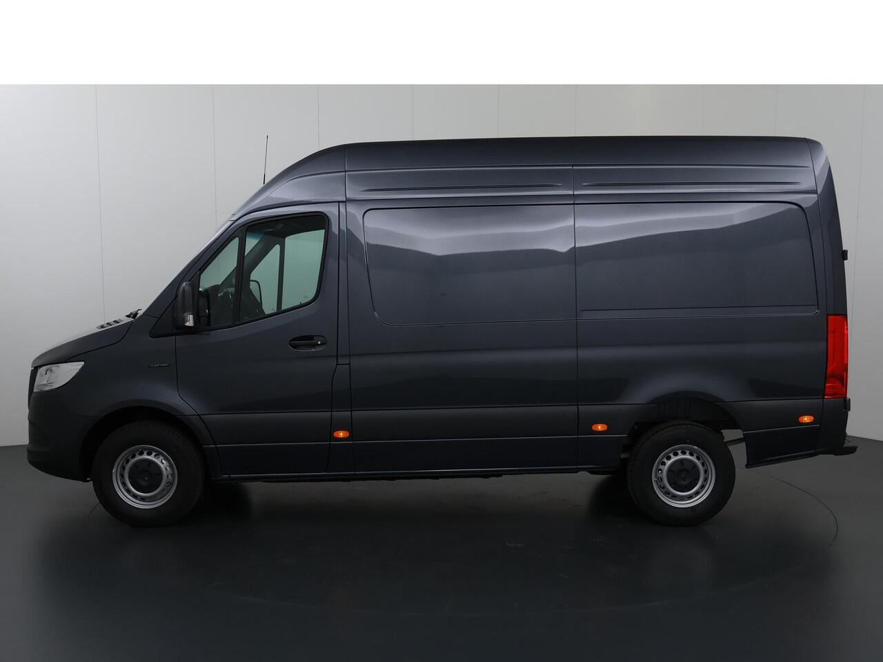 Mercedes-Benz eSprinter 414 GB L2 H2 PRO | 81 kWh | 4250 GVW | 2000 KG Trekhaak | Cruise-Controle | MBUX | Achteruitrijcamera | DC laden 115 kW | Smartphone integratie pakket |