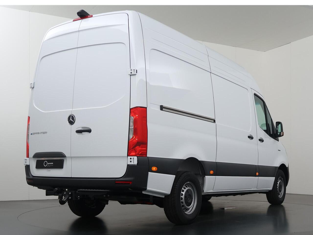Mercedes-Benz eSprinter 314 L2 H2 PRO | 56 kWh | 100% elektrisch | 2000kg Trekhaak | 115Kw/u DC Snelladen | Smartphone integratie pakket | Carplay | Camera |