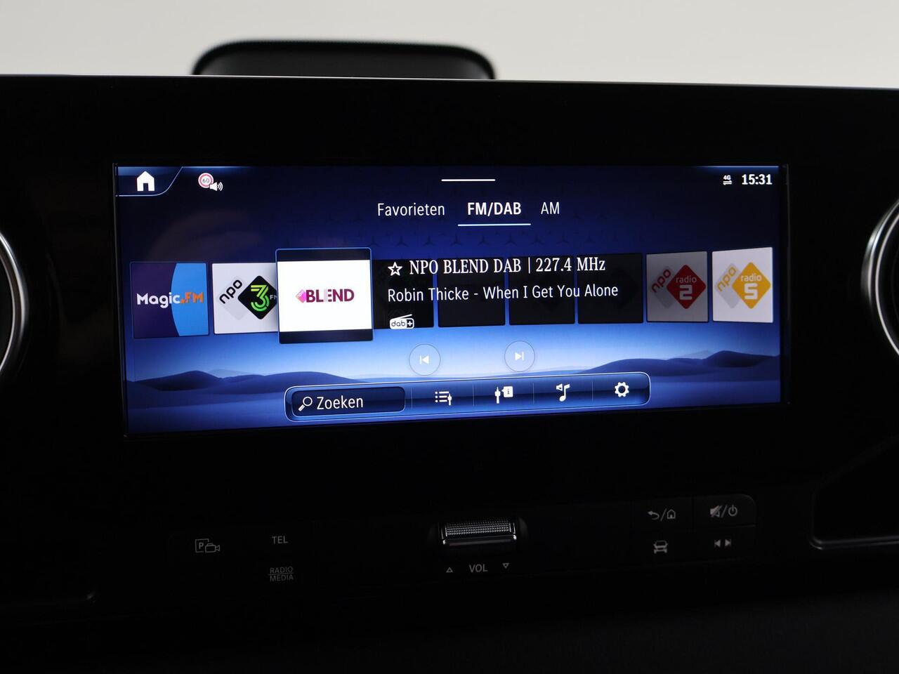 Mercedes-Benz eSprinter 314 L2 H2 PRO | 56 kWh | Comfort bestuurdersstoel | 100% elektrisch | 2000kg Trekhaak | 115Kw/u DC Snelladen | Smartphone integratie pakket | Carplay | Camera |