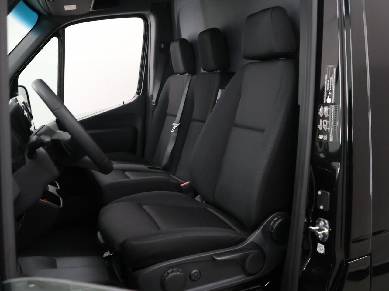 Mercedes-Benz eSprinter 314 L2 H2 RWD PRO 81kWh | Comfortbestuurdersstoel | Trekhaak | Smartphone integratie pakket | 115 kW Snelladen | Achteruitrijcamera |