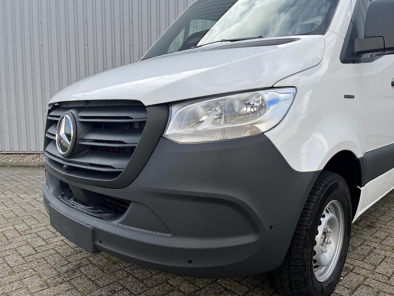 Mercedes-Benz eSprinter 414 L2 Pro 81kWh Rolstoelbus