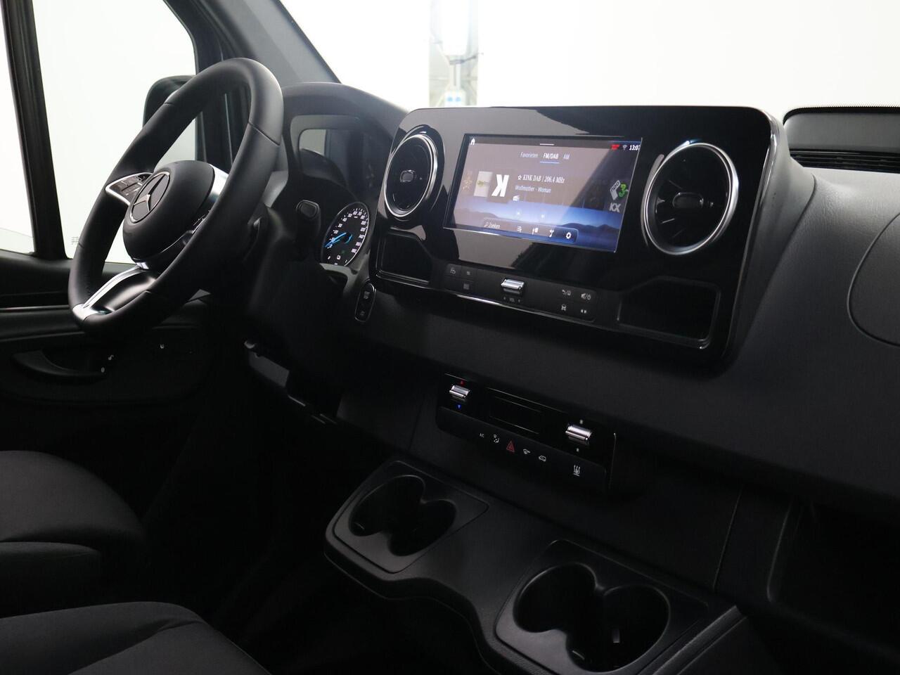 Mercedes-Benz eSprinter 314 L2 L2 Select 81kWh | Actieve Cruise-Controle Distronic | Parkeerpakket met achteruitrijcamera | Dubbele Schuifdeur | Led-verlichting |