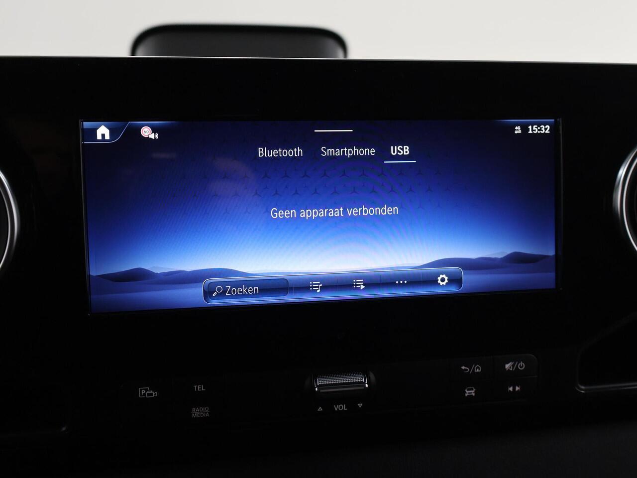 Mercedes-Benz eSprinter 314 L2 H2 PRO | 56 kWh | Trekhaak | Stoelverwarming | 3-zits | Climate Control | Achteruitrijcamera | Airco | Cruise Control |