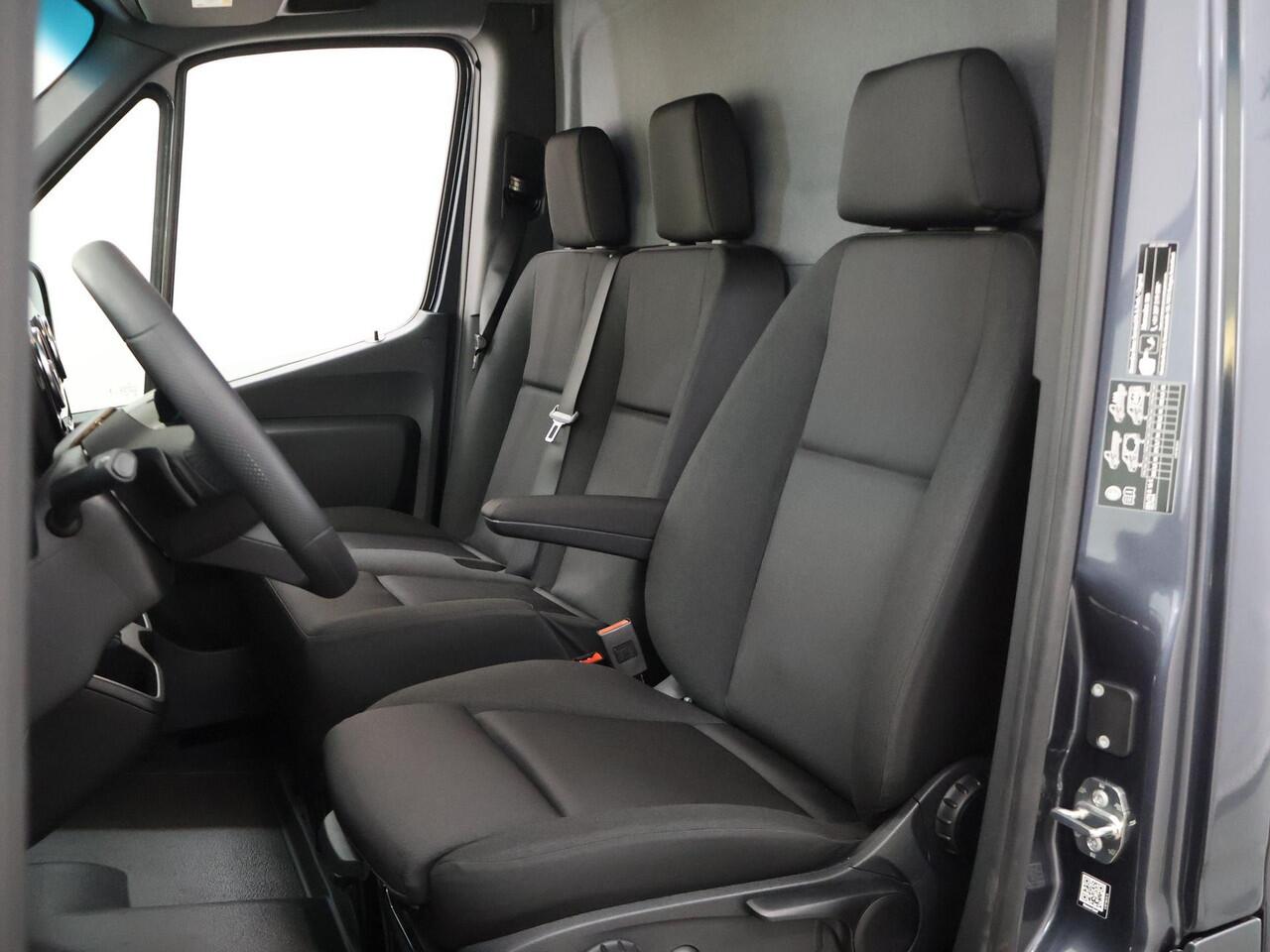 Mercedes-Benz eSprinter 314 L2 H2 RWD PRO 81kWh | Comfortbestuurdersstoel | Trekhaak | Smartphone integratie pakket | 115 kW Snelladen | Achteruitrijcamera | Standkachel |