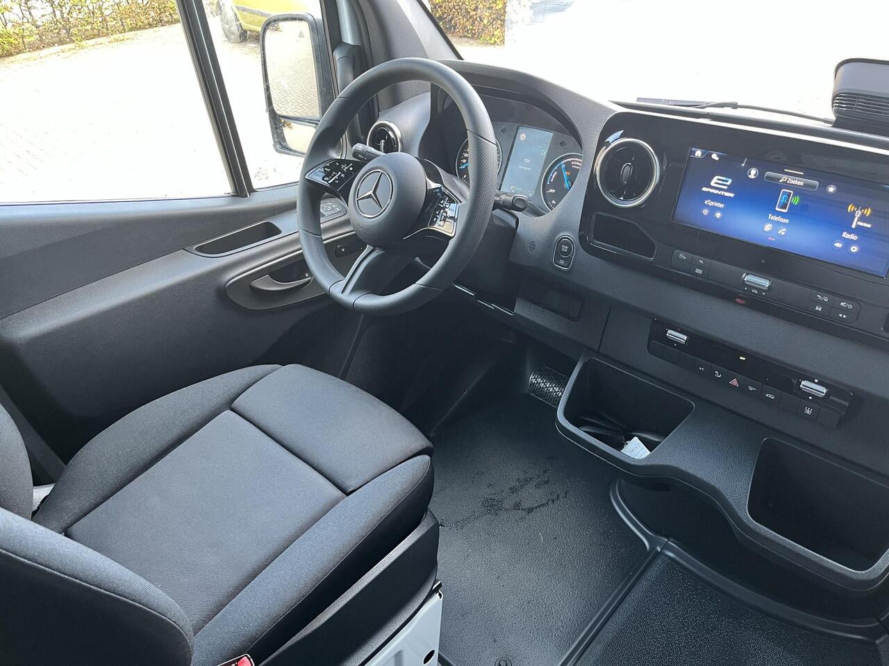 Mercedes-Benz eSprinter 414 L2 Pro 81kWh Rolstoelbus