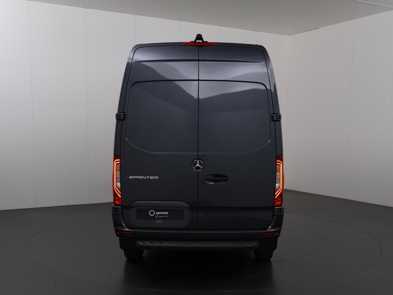 Mercedes-Benz eSprinter 314 L2 L2 Select 81kWh | Actieve Cruise-Controle Distronic | Parkeerpakket met achteruitrijcamera | Dubbele Schuifdeur | Led-verlichting |