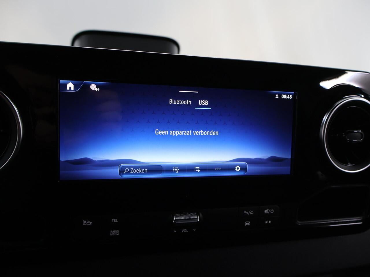 Mercedes-Benz eSprinter 414 GB L2 H2 PRO | 81 kWh | 4250 GVW | Trekhaak | Stoelverwarming | 3-zits | Climate Control | Achteruitrijcamera | Airco | Cruise Control |