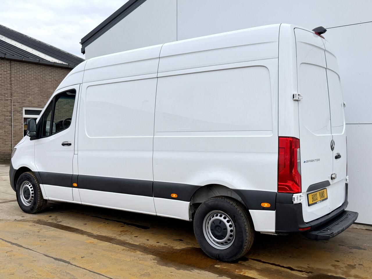 Mercedes-Benz eSprinter 312 L2H2 100% Elektrisch 93.8% (SOH) 55kWh 168km WLTP 80kw Snelladen Climate Control Camera Stoelverwarming Laadkabel