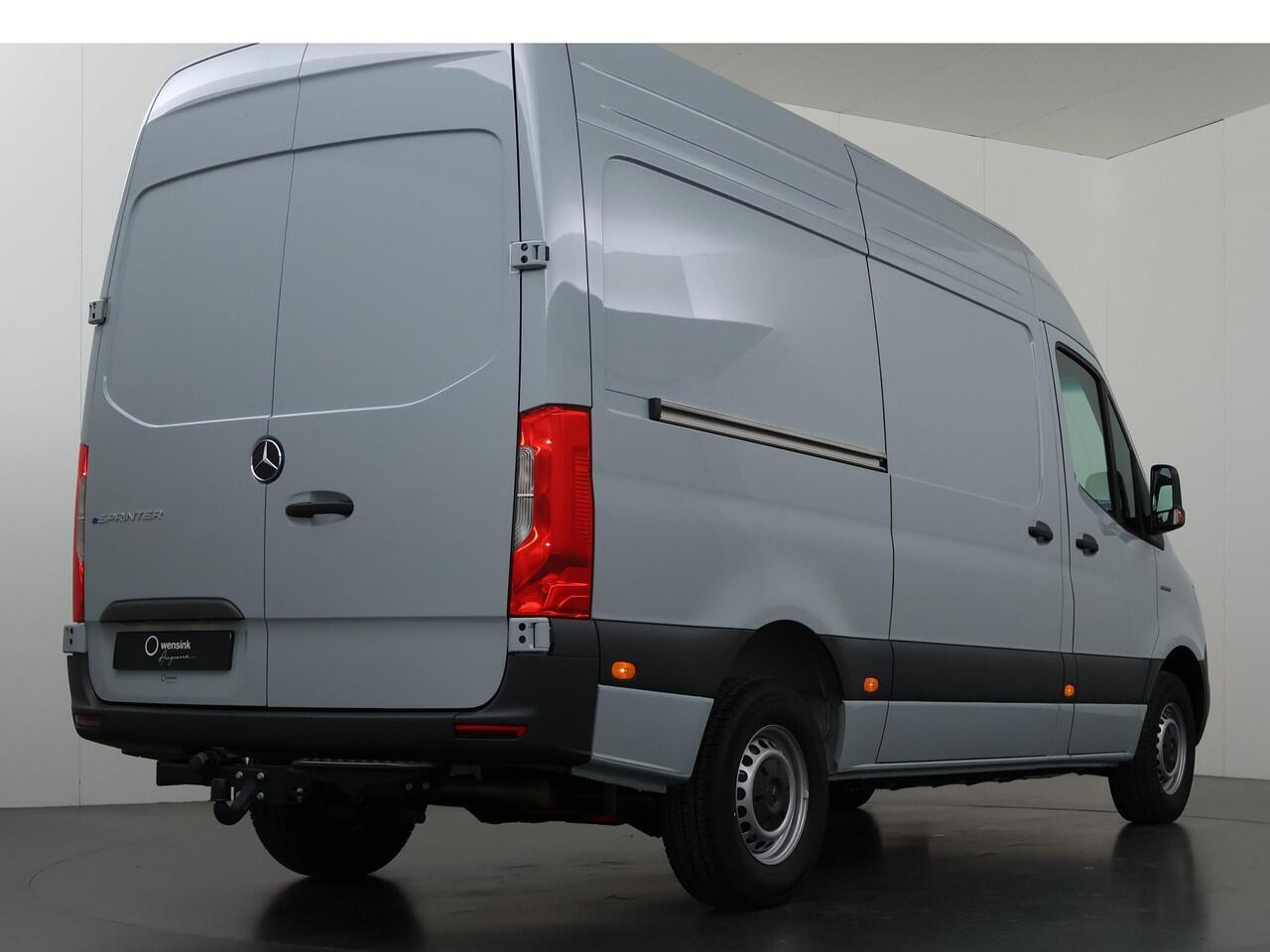 Mercedes-Benz eSprinter 314 L2 H2 Pro 81kWh | Trekhaak | Stoelverwarming | 3-zits | Climate Control | Achteruitrijcamera | Airco | Cruise Control |