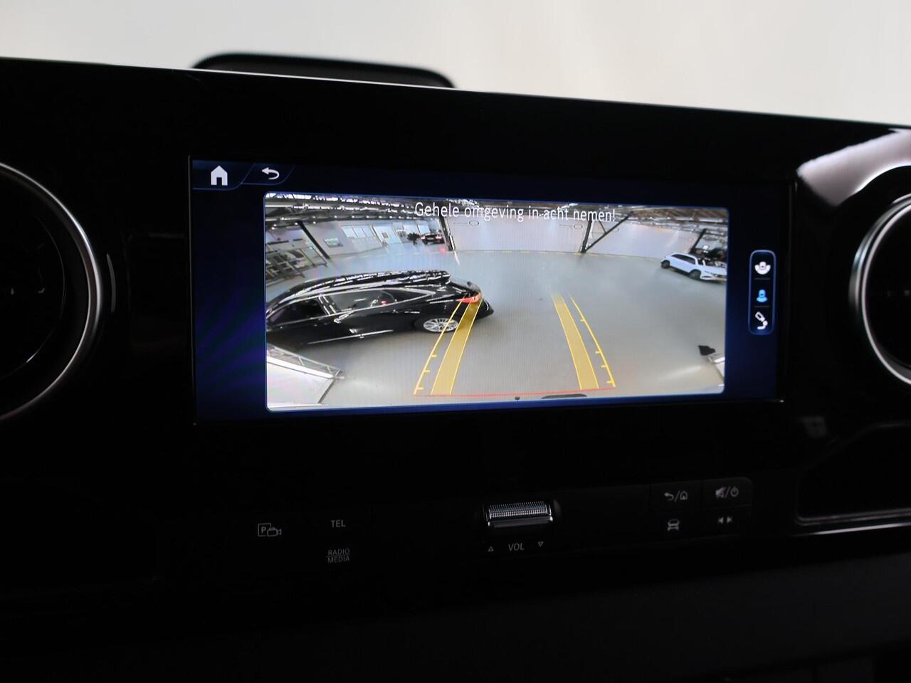 Mercedes-Benz eSprinter 314 L2 H2 Pro 81kWh | Trekhaak | Stoelverwarming | 3-zits | Climate Control | Achteruitrijcamera | Airco | Cruise Control |