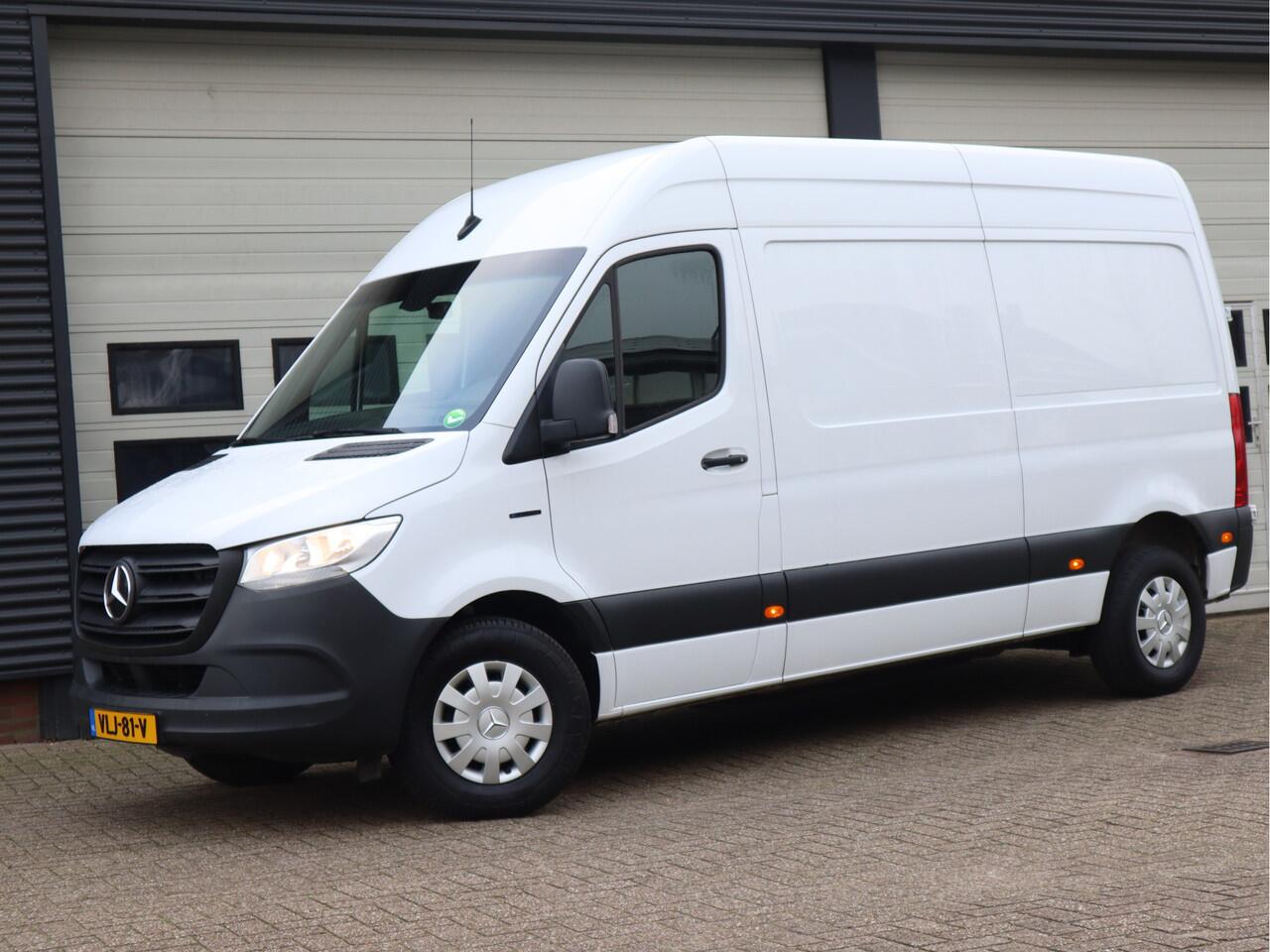 Mercedes-Benz eSprinter eSprinter 55 kWh 100% Elektrisch L2H2 - Camera - Airco