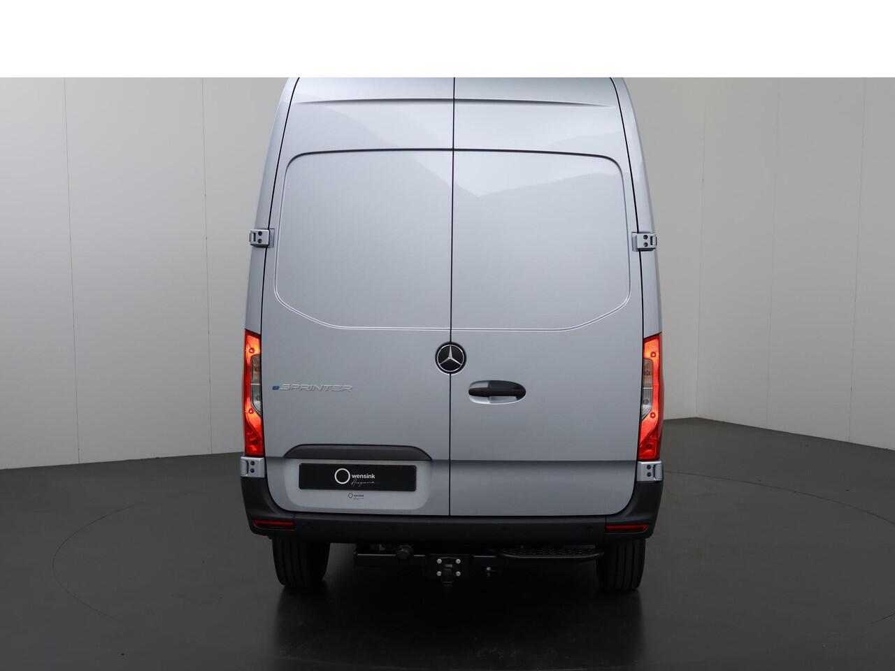 Mercedes-Benz eSprinter 314 L2 H2 PRO | 81 kWh | 100% elektrisch | 2000kg Trekhaak | 115Kw/u DC Snelladen | Smartphone integratie pakket | Carplay | Camera | Comfort bestuurdersstoel |
