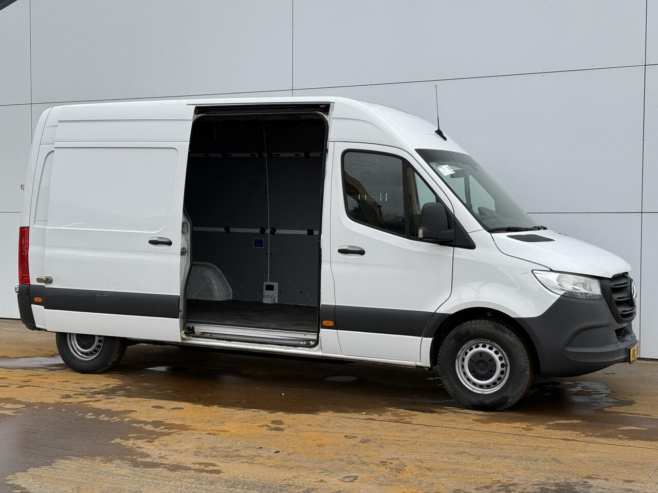 Mercedes-Benz eSprinter 312 L2H2 100% Elektrisch 93.8% (SOH) 55kWh 168km WLTP 80kw Snelladen Climate Control Camera Stoelverwarming Laadkabel